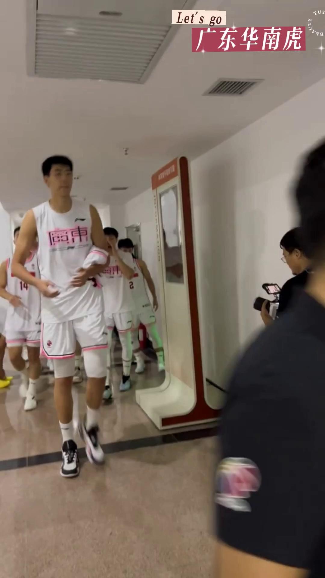 广东华南虎客场挣扎热身赛不如意的简单介绍