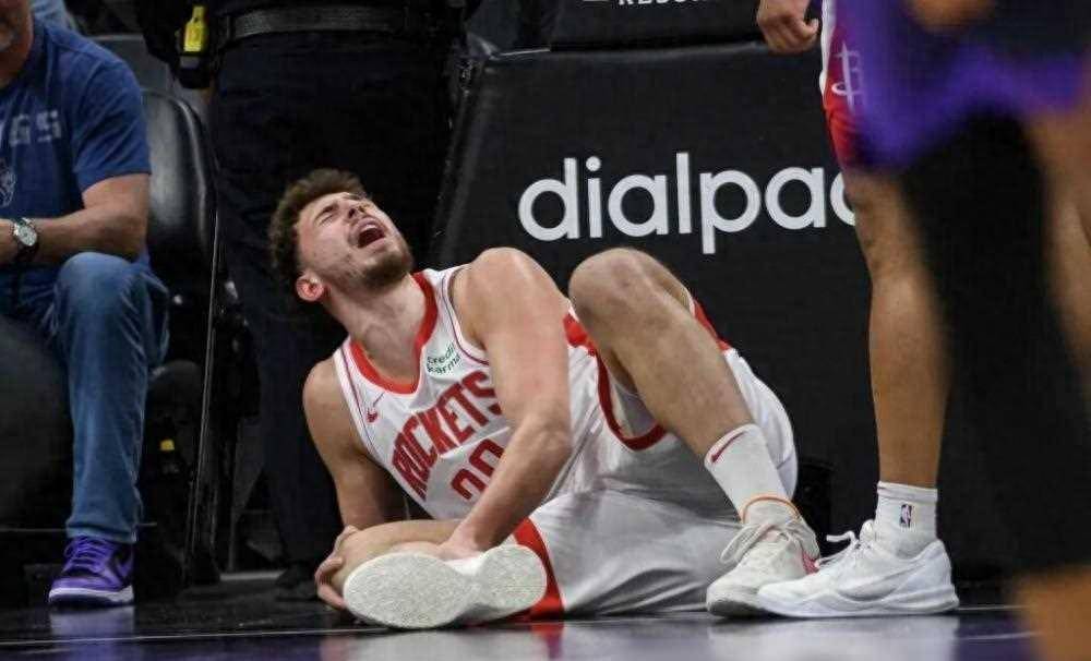 NBA球员因伤病再次缺席赛事(nba球员伤病还能领工资吗?)