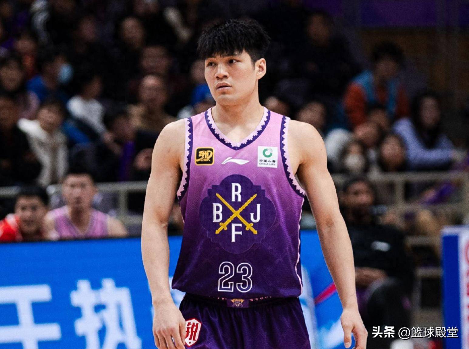 澳客体育官网-一换二报价陈国豪？广东被迫送出“王炸”，交易筹码北控无