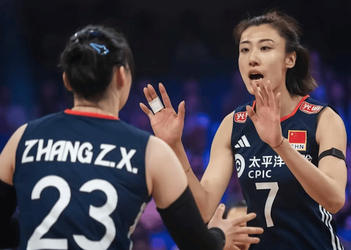 俄罗斯击败加拿大，晋级女排四强